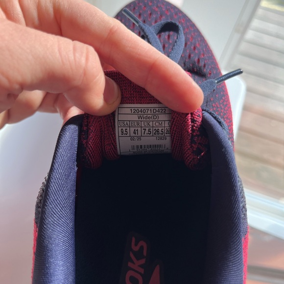 Brooks Women's Black and Pink Athletic Shoes - Picture 6 of 6